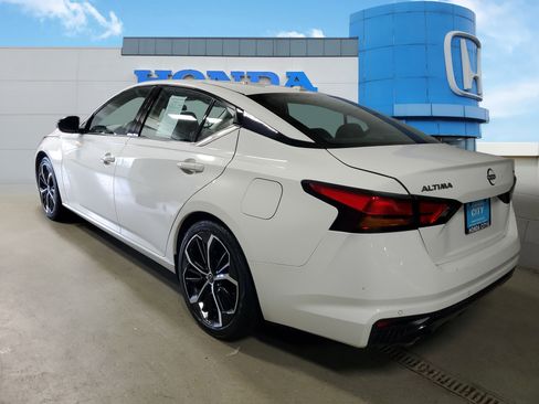 Used 2024 Nissan Altima 2.5 SR FWD image 4