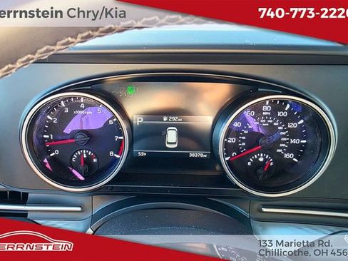 Used 2024 Kia Carnival LX FWD image 15