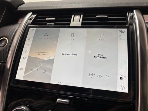 New 2025 Land Rover Discovery Dynamic SE image 16