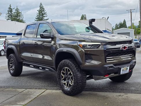 Used 2024 Chevrolet Colorado ZR2 AWD/4WD image 3
