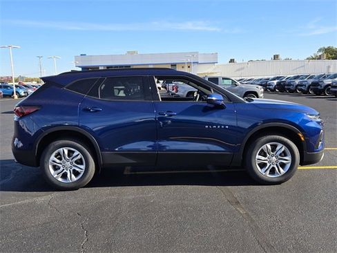 Used 2022 Chevrolet Blazer LT image 2