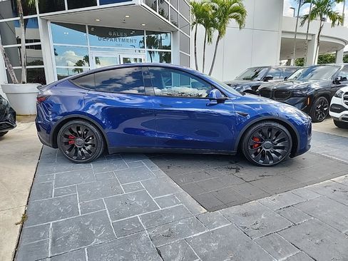 Used 2022 Tesla Model Y Performance image 3