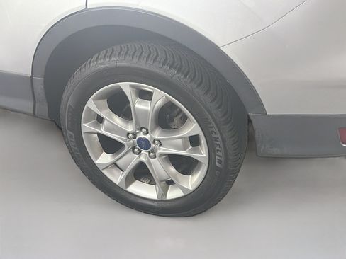 Used 2015 Ford Escape Titanium FWD image 11