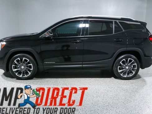 Used 2022 GMC Terrain SLT w/ LPO, Floor Liner Package AWD/4WD image 10