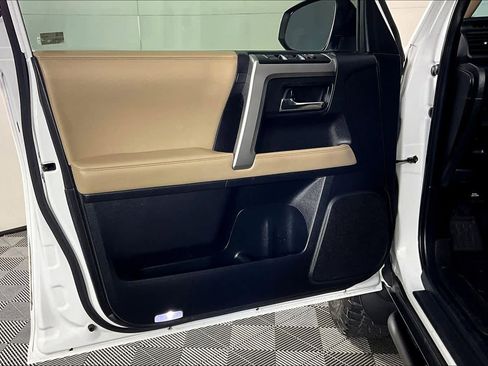 Used 2024 Toyota 4Runner SR5 Premium w/ Moonroof Package image 21