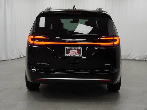 New 2026 Chrysler Pacifica Pinnacle image 10