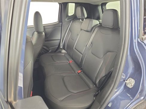 Used 2022 Jeep Renegade Trailhawk w/ Trailer Tow Group image 19