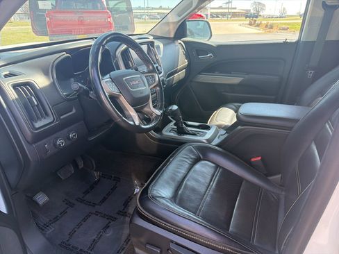 Used 2018 GMC Canyon Denali image 5