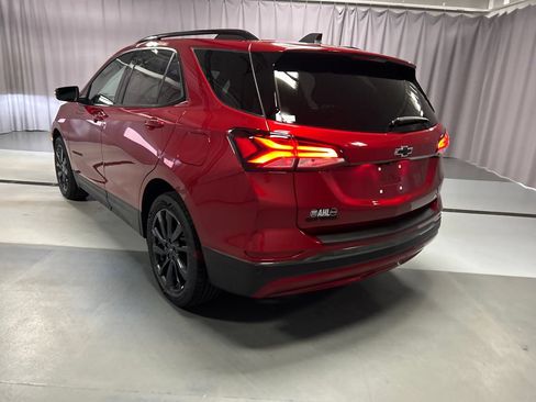 Used 2022 Chevrolet Equinox RS w/ RS Leather Package FWD image 5