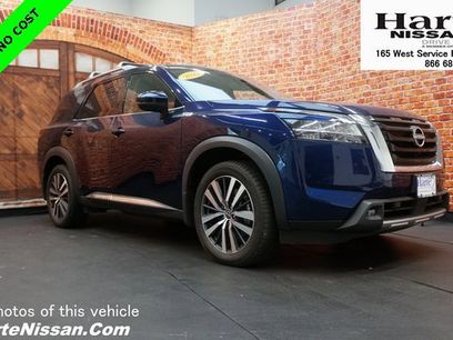 Used 2022 Nissan Pathfinder Platinum w/ Cargo Package