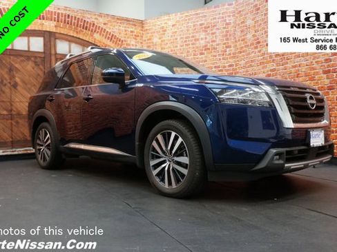 Used 2022 Nissan Pathfinder Platinum w/ Cargo Package image 1