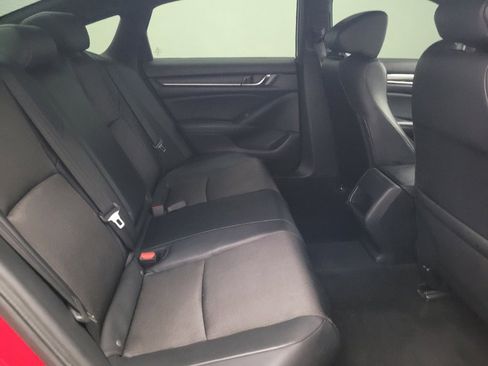 Used 2018 Honda Accord Sport image 19