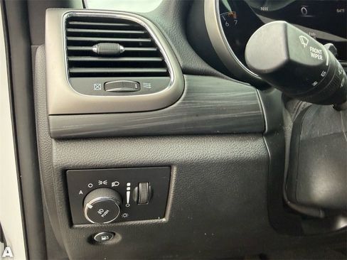 Used 2019 Jeep Grand Cherokee Laredo image 14