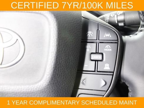 Used 2025 Toyota Prius LE FWD image 22