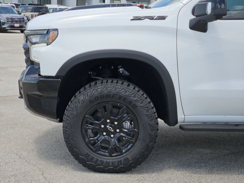 New 2026 Chevrolet Silverado 1500 ZR2 w/ Dark Appearance Package AWD/4WD image 6