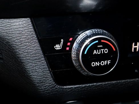 Used 2024 Mitsubishi Outlander SE image 5