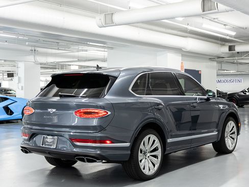 Used 2023 Bentley Bentayga AWD/4WD image 7