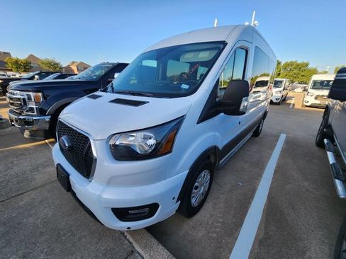 Used 2025 Ford Transit 350 XLT RWD image 3