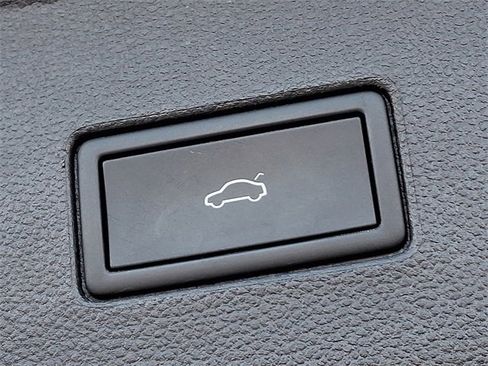 Used 2022 Volkswagen Atlas SE image 30