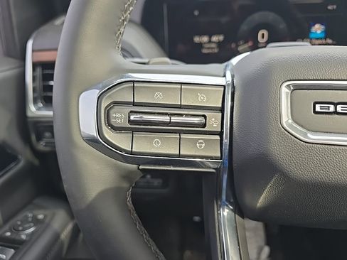 Used 2025 GMC Yukon Denali w/ Denali Reserve Package image 21