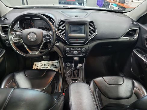 Used 2019 Jeep Cherokee Latitude Plus w/ Comfort/Convenience Group AWD/4WD image 25