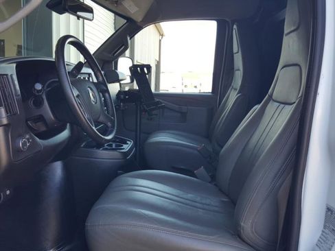 Used 2021 Chevrolet Express 2500 w/ Driver Convenience Package image 22