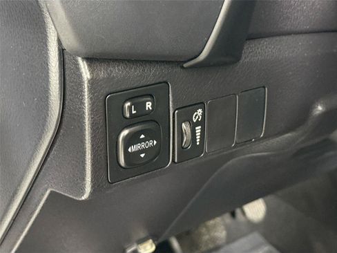 Used 2017 Toyota Corolla XLE w/ Carpet Mat Package (TMS) FWD image 15