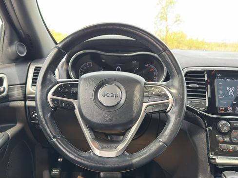Used 2021 Jeep Grand Cherokee Laredo X AWD/4WD image 32
