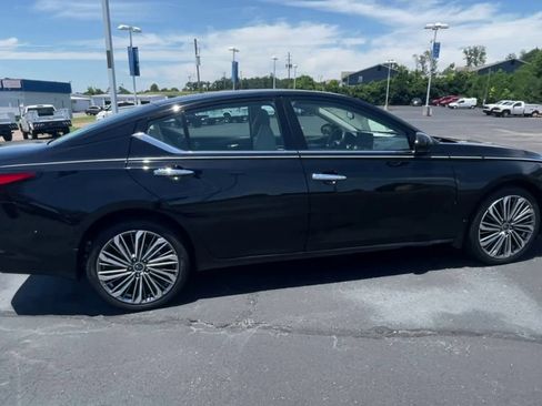 Used 2023 Nissan Altima 2.5 SL AWD/4WD image 9