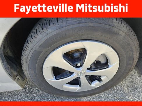 Used 2014 Toyota Prius Three image 8