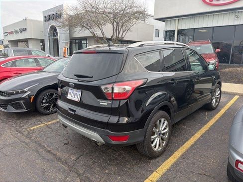 Used 2018 Ford Escape Titanium image 2