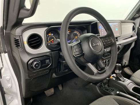 Used 2025 Jeep Wrangler Sport S AWD/4WD image 2