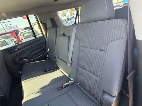 Used 2016 Chevrolet Suburban LS RWD image 7
