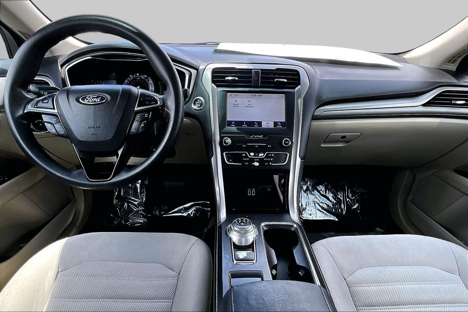 Used 2019 Ford Fusion SE FWD image 14
