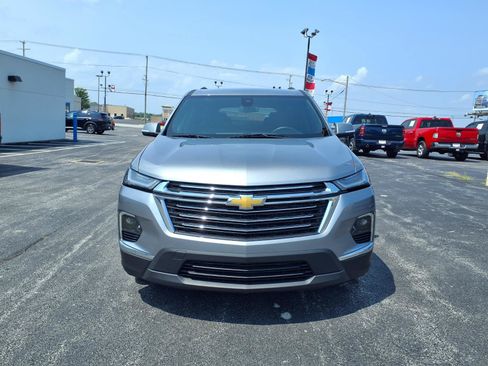 Used 2023 Chevrolet Traverse LT w/ LPO, Floor Liner Package AWD/4WD image 2