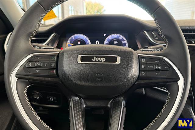 Used 2024 Jeep Grand Cherokee Laredo X RWD image 28