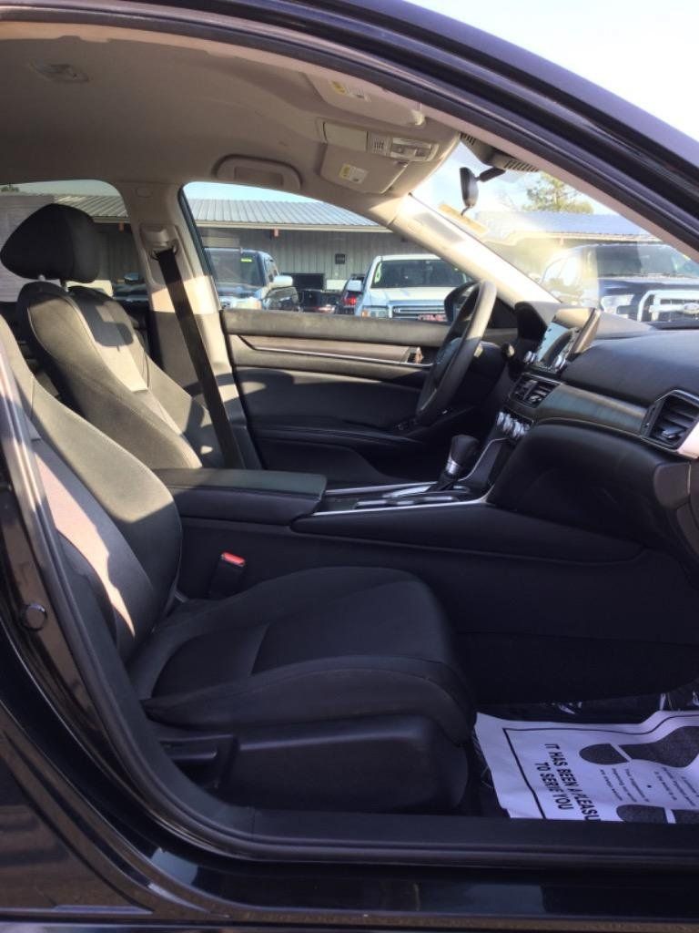 Used 2018 Honda Accord LX image 11