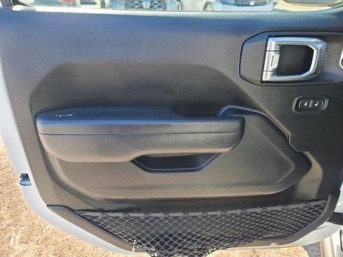 Used 2022 Jeep Gladiator Rubicon w/ LED Lighting Group image 9