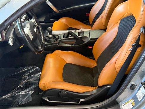 Used 2004 Nissan 350Z Touring RWD image 5
