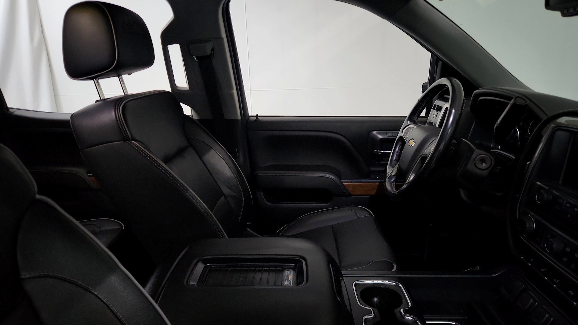 Used 2018 Chevrolet Silverado 1500 High Country AWD/4WD image 29