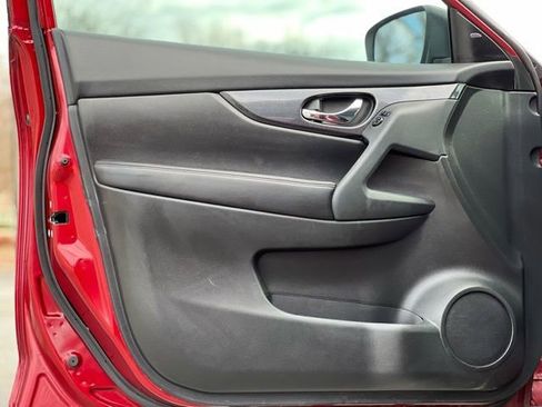 Used 2016 Nissan Rogue SL w/ SL Premium Package image 10