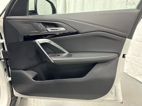 Used 2025 BMW X1 xDrive28i image 48