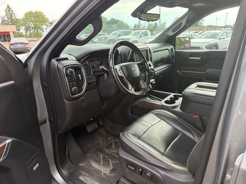 Used 2019 Chevrolet Silverado 1500 High Country w/ Technology Package AWD/4WD image 10