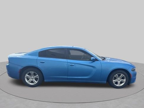Used 2019 Dodge Charger SXT RWD image 5