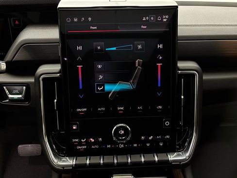 New 2026 GMC Yukon Denali w/ Sun & Power Step Package image 28