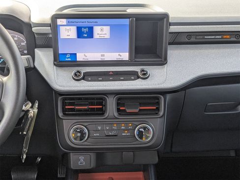 Used 2023 Ford Maverick XLT image 18