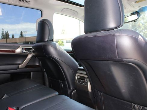 Used 2018 Lexus GX 460 Luxury AWD/4WD image 15