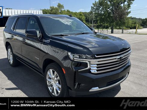 Used 2021 Chevrolet Tahoe High Country w/ Premium Package 2 AWD/4WD image 1