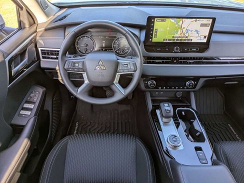 New 2026 Mitsubishi Outlander ES AWD/4WD image 16