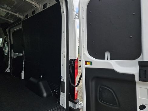 New 2026 Ford Transit 250 148 Medium Roof w/ Load Area Protection Package RWD image 9